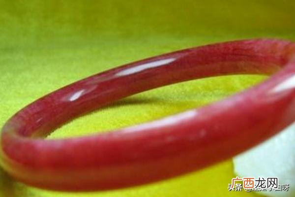 如何挑选玉手镯,怎么挑选玉手镯？