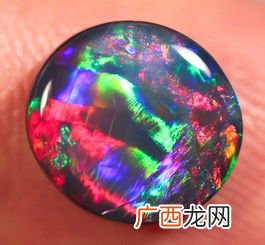 欧泊石怎么鉴别,天然水晶什么颜色？