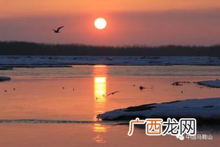 长河落日圆的上一句是什么,如何赏析王维的“大漠孤烟直，长河落日圆”？