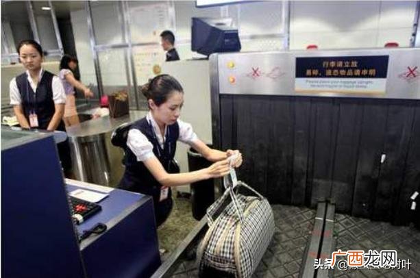 飞机托运收费标准,机场托运行李怎么收费？