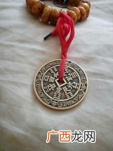 巽的含义是什么啊,欠字旁加巽字读什么？