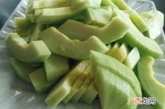 糖拌香瓜是非常值得大家品尝的一道美食 糖拌香瓜的做法