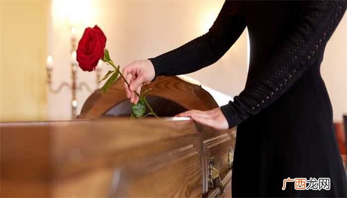 周公解梦梦见抬死人