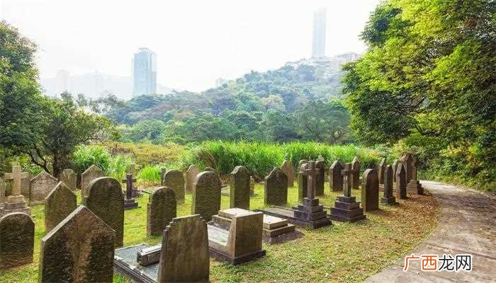 孕妇梦见坟地
