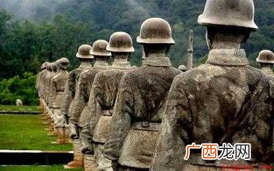 生为人杰,死也为鬼雄。 赞美英雄的诗句和名言有哪些？