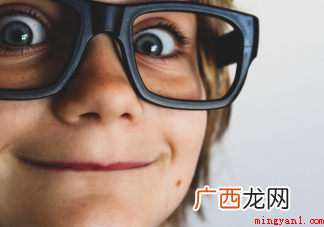 预防近视用什么光源 如何防控近视 预防近视用什么光源