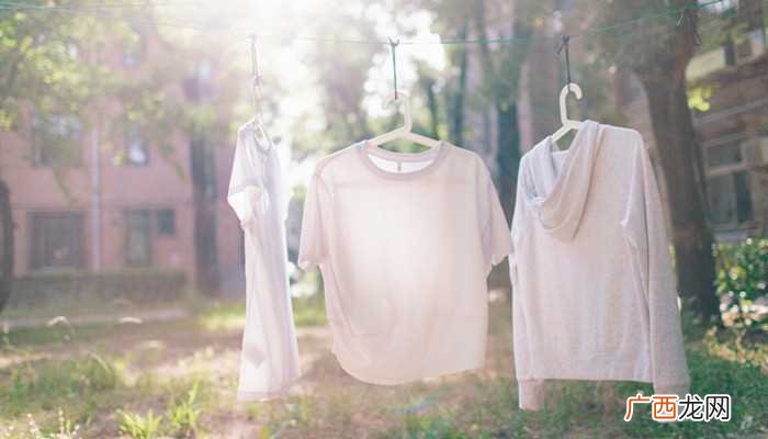 女人梦见成堆的旧衣服