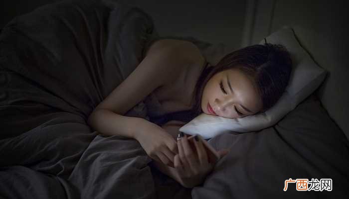 梦到一个人的其他梦境解析 梦见一个人是在消耗缘分