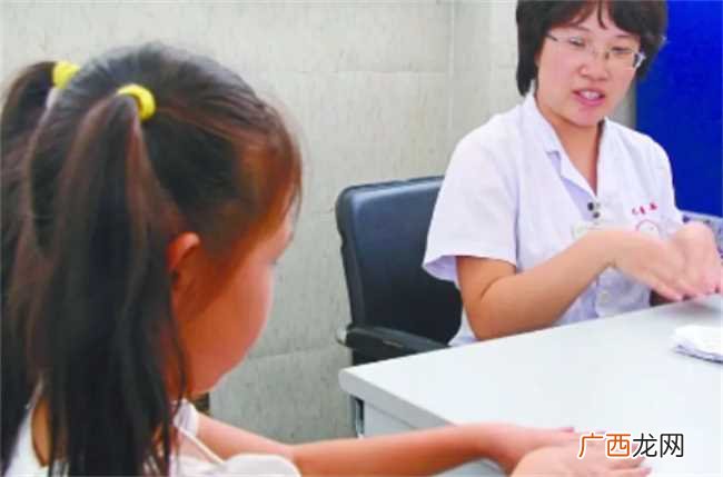 未成年能一个人去看心理医生吗 未成年可以一个人去看心理医生吗
