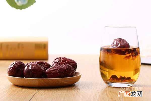 红枣泡水的功效与作用