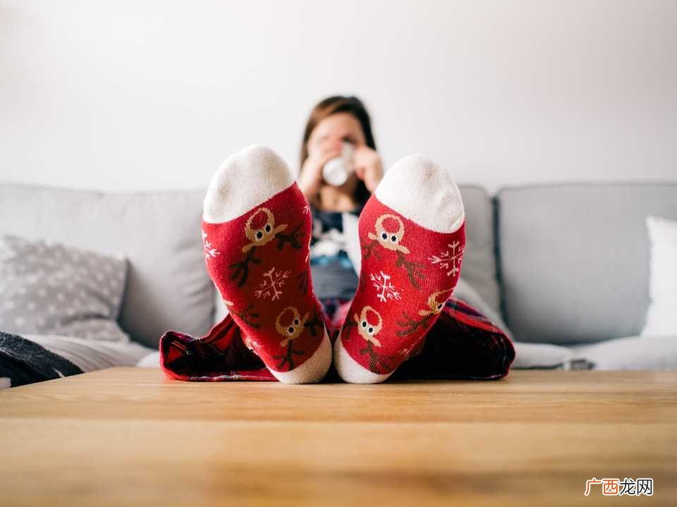 女人梦见很多新袜子什么意思