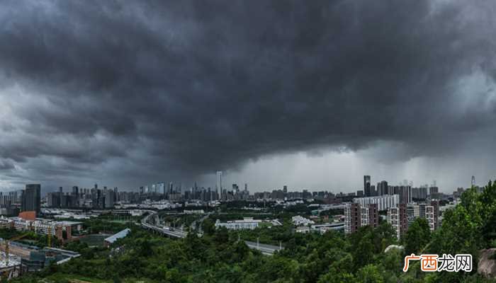 雷雨天气主要发生在哪个季节