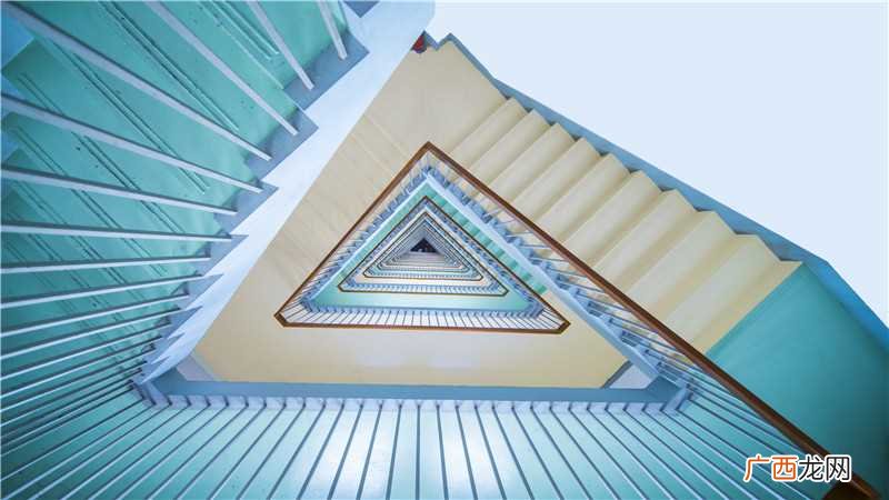 梦见下楼梯是什么意思