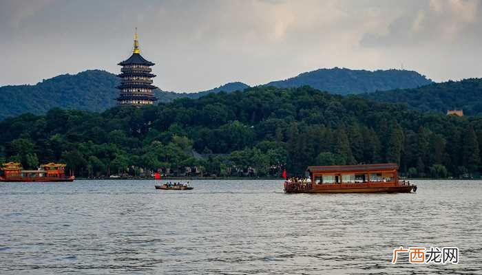 中国首座彩色铜雕宝塔雷峰塔 雷峰塔在哪个城市