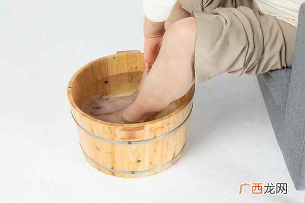 艾叶泡脚的功效与作用禁忌