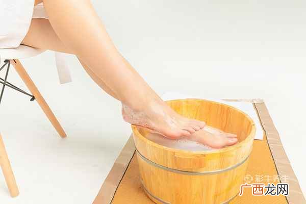 艾叶泡脚的功效与作用禁忌