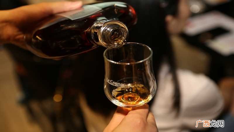 自制葡萄酒保质期与所选葡萄品种、酿造方法及储存方式等因素有关 自制葡萄酒能保存多久