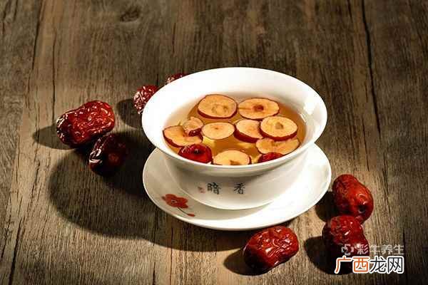 红枣黄芪泡水喝的功效