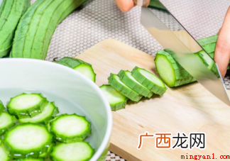 丝瓜怎么吃减肥效果好蒸一蒸5分钟出锅,营养又美味,保证赛过