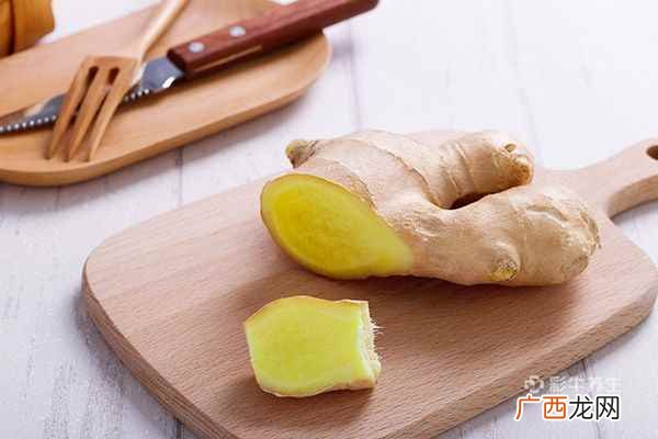 生姜花椒泡脚的功效与作用