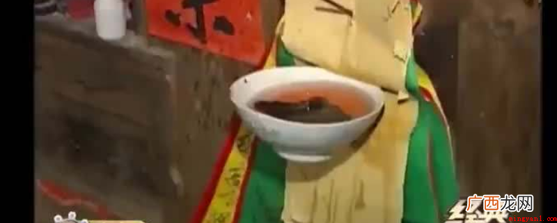 定碗术的原理是在墙壁刻着一道契形的空穴,正好把碗给“别”在了 定碗术原理