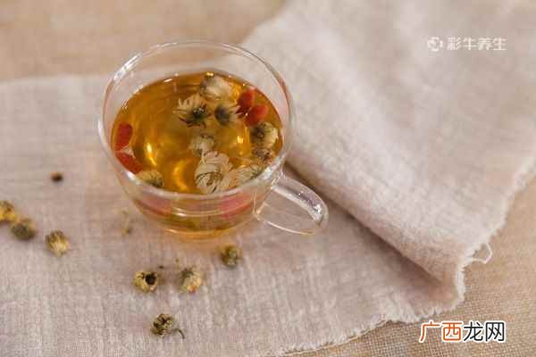 菊花可以和枸杞一起泡水喝吗