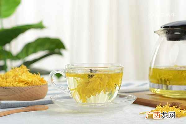 菊花泡水后为什么变绿