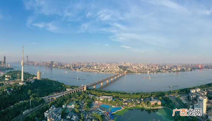 长江是我国长度最长的河流全长约为多少千米