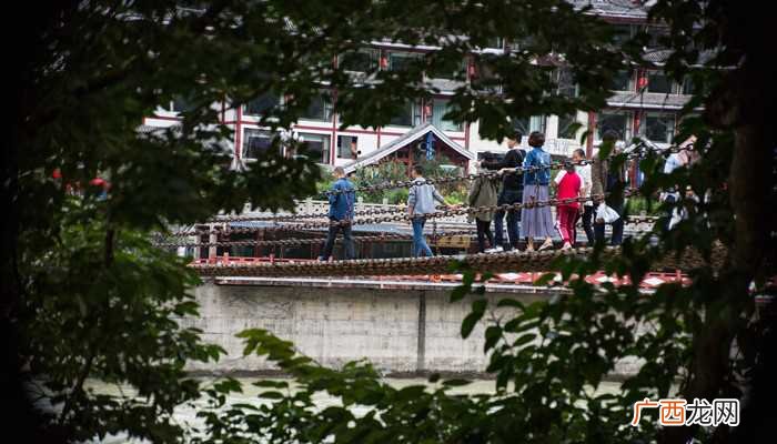 泸定桥由13根绳索组成 泸定桥由几根绳索组成