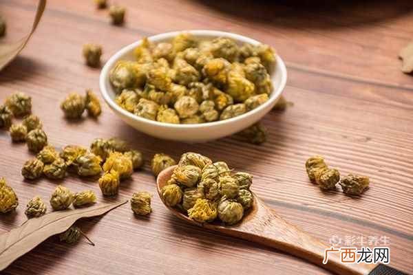 黄芪菊花泡水喝的功效
