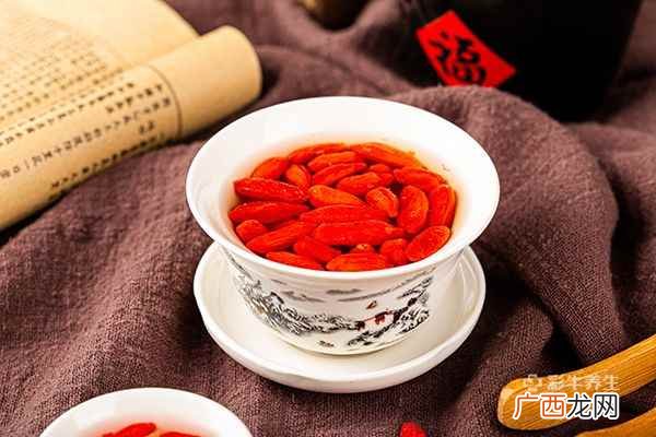 枸杞泡茶一次放多少粒