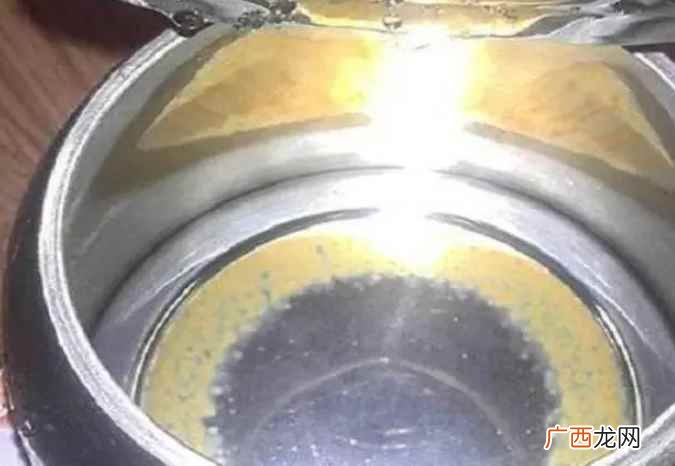 水垢中的主要成分是一些重金属元素和碳酸钙 水垢对人体有害吗