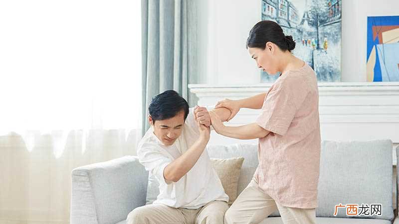孕妇梦见自己动手打人什么意思