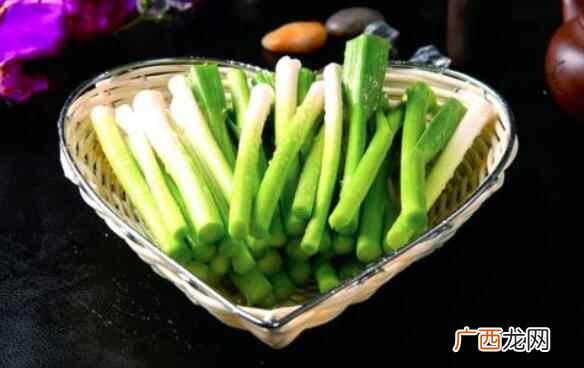 蒜苔不能和什么一起吃