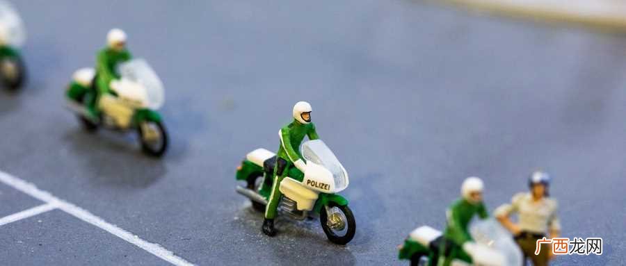 梦见被警察追着到处跑什么意思