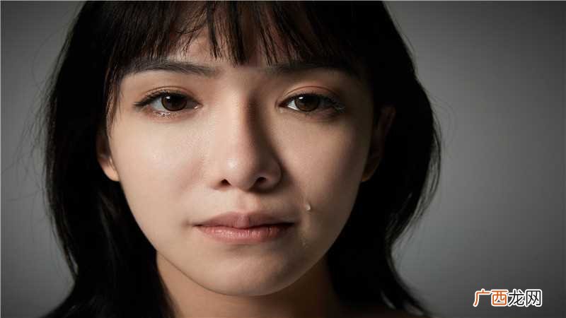 梦见自己女儿死了大哭什么意思