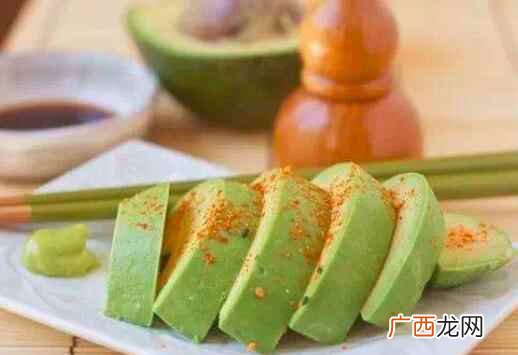 牛油果不能和西瓜一起吃 吃牛油果的注意事项