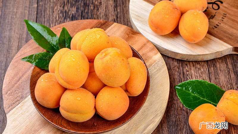 梦见吃杏子是什么意思