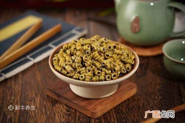 石斛可以泡水喝吗