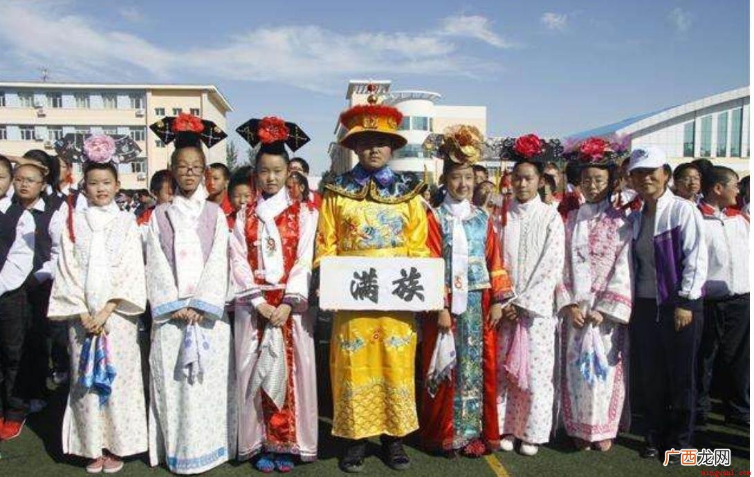 爱新觉罗现在姓金,也有赵、肇、罗、艾和姜等姓氏 爱新觉罗现在姓什么？