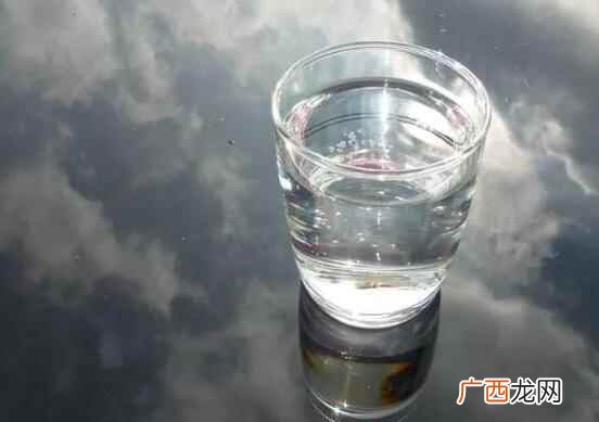 早上起来喝淡盐水好吗