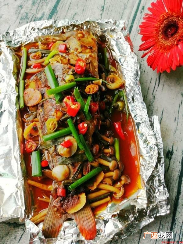 重庆万州一道特色美食,发源于重庆巫溪县,口味麻辣 锡纸烤鱼需要什么配料