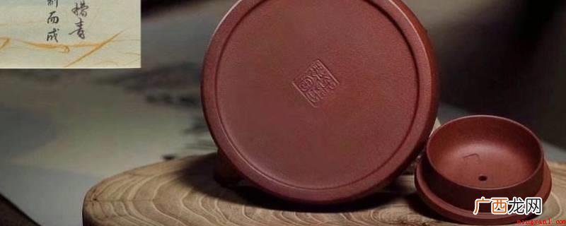 紫砂壶的制作是匠人经过繁琐精细的步骤 紫砂壶敲章