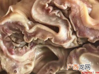 把驴肠用一根筷子穿在里面,翻过来,让内壁露在外面 驴大肠怎么洗简单又干净
