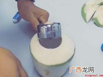 椰子的功效与作用是什么 椰子怎么切