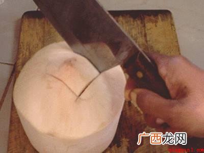椰子的功效与作用是什么 椰子怎么切