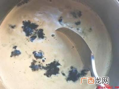 一斤红糖加500ml水,放锅里提前泡一个小时,让红糖稍微融化 红糖水怎么泡