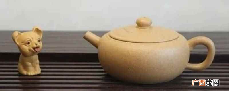 宜兴紫砂器胎质具有这种特性 紫砂段泥的字怎么不同颜色