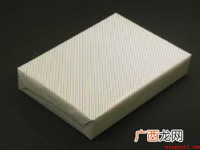 礼品包装盒的另一端重复上述操作 怎么包装礼物盒