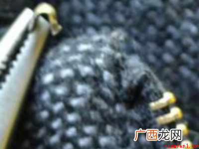 尖嘴钳、新的拉链头一个 拉链拉起来中间就开了怎么修